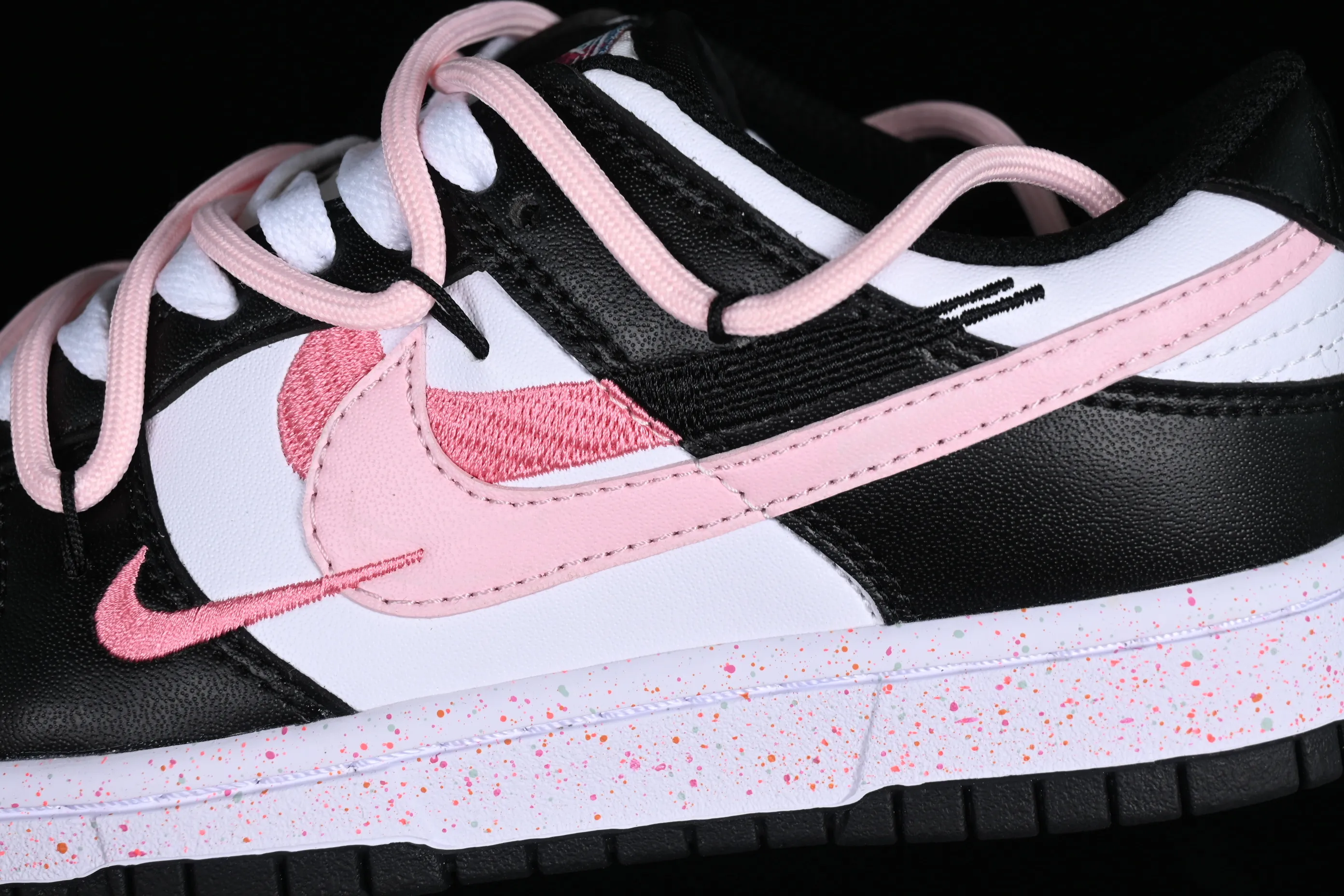 All Categories Nk SB Dunk Series Nk SB Dunk Low Low-top sneakers Nk Dunk Low "Multi Color" Vibrant three hooks Customized version of deconstructed strap casual sneakers FD4623-131